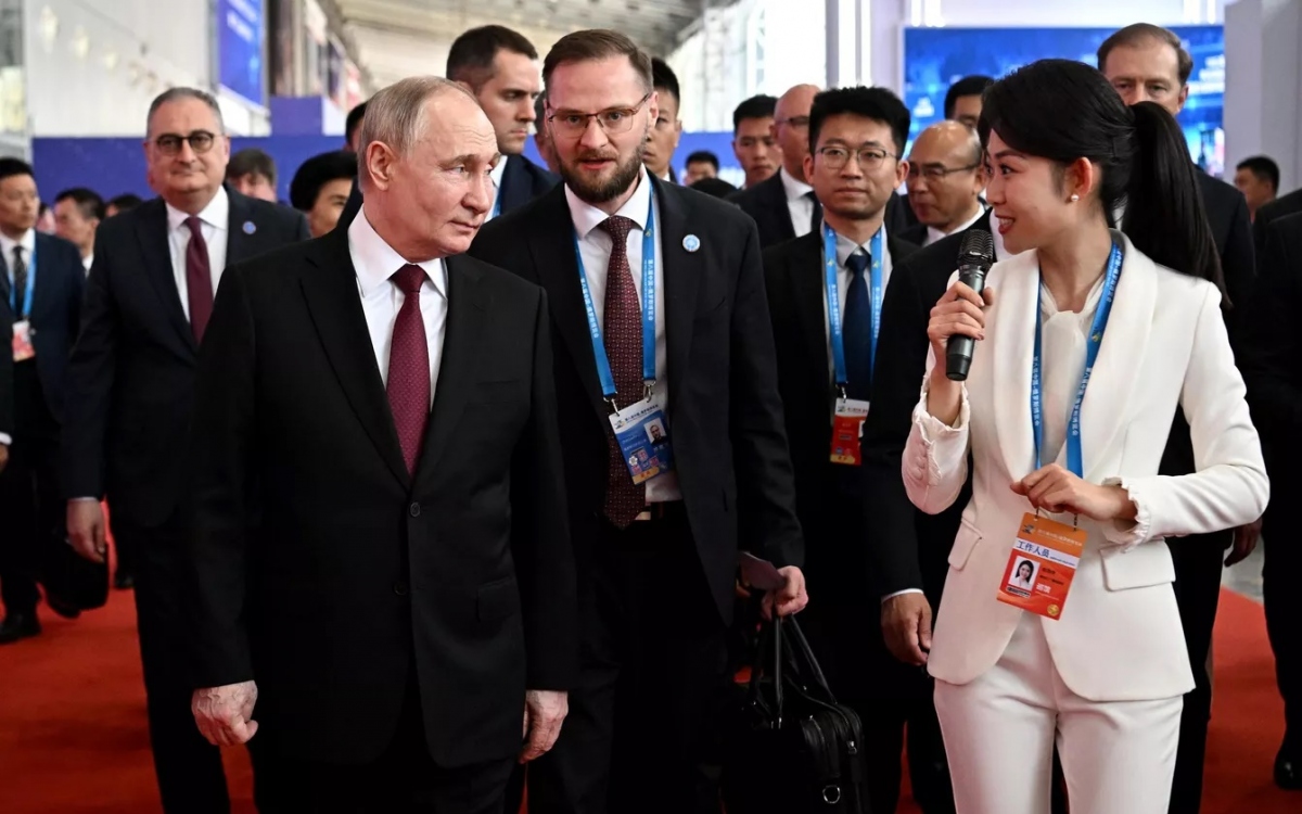 Cận cảnh Tổng thống Nga Putin thăm Cáp Nhĩ Tân (Trung Quốc)